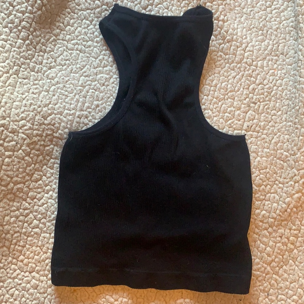 Black sleeveless crop top!!🖤🐼